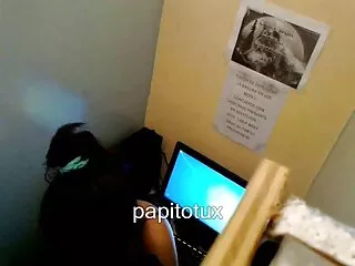 Empujando, apretando, martillo (1-3. sexo casero amateur real Parte B)